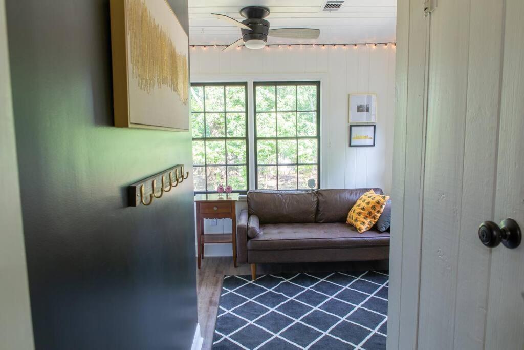 J Birds' Cottage Midtown Мемфис Экстерьер фото